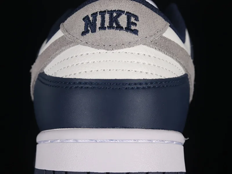 All categories Nk SB Dunk Series Nk SB Dunk Low low-top sneakers Cost-effective version Nk Dunk Low "Midnight Navy" blue and white SB low-top sports and leisure sneakers FO9749-400